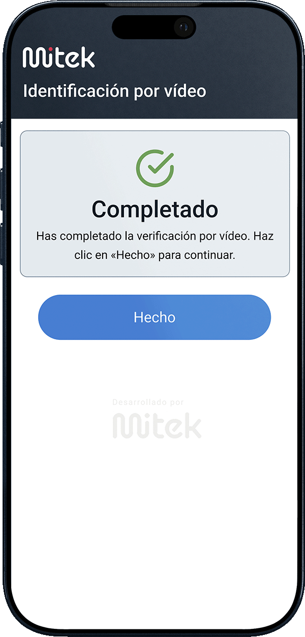Panel de control de Mitek MiVIP mostrando el resultado "Identidad sin confirmar" con estado de precaución, tres advertencias (coincidencias biométricas superadas, riesgo de ataque por inyección y prueba de vida no confirmada) y los datos del perfil de Javier García Martínez.